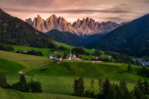 Dolomity